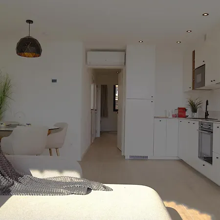 Zonnig Met Ruim Terras, Residentie Sealor * La Panne